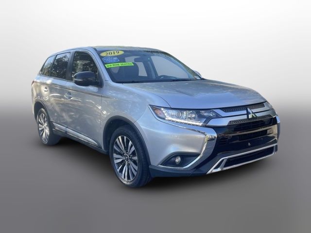 2019 Mitsubishi Outlander ES