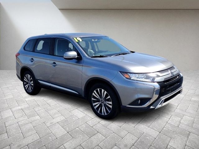 2019 Mitsubishi Outlander SE