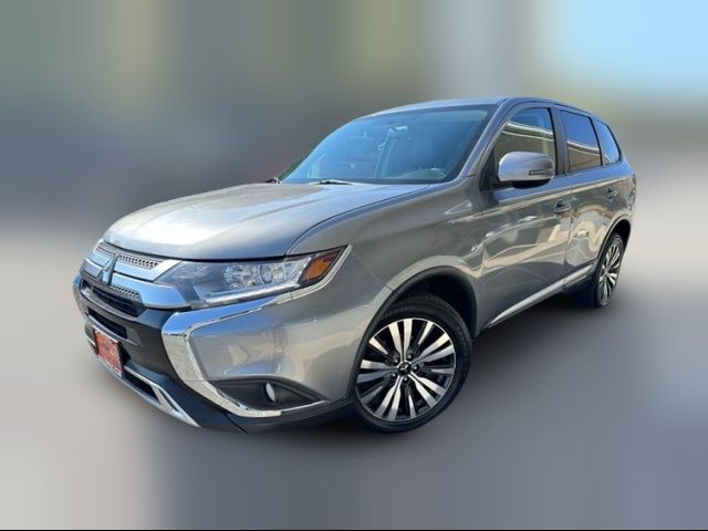 2019 Mitsubishi Outlander SE