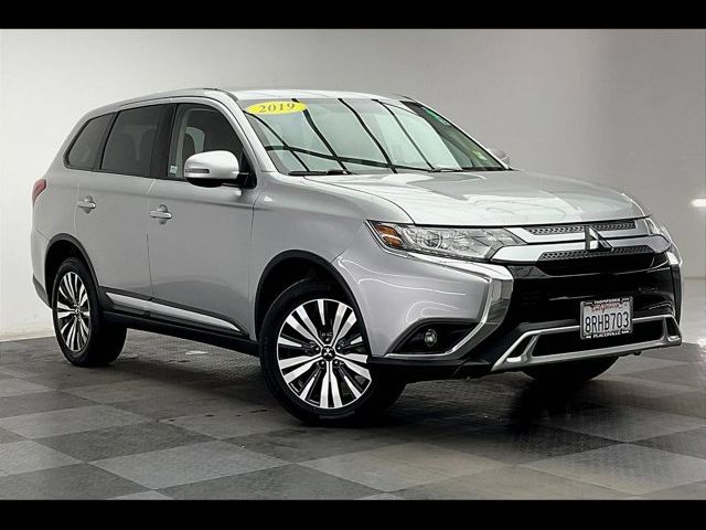 2019 Mitsubishi Outlander SE