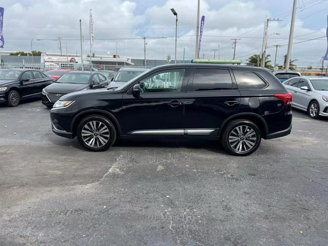 2019 Mitsubishi Outlander SE