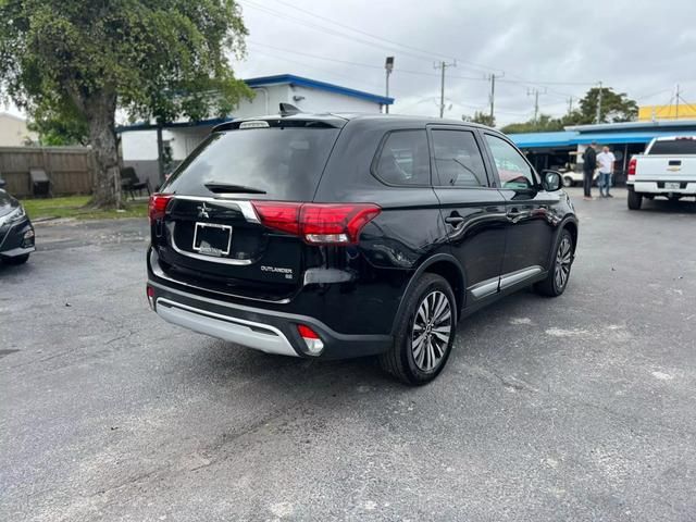 2019 Mitsubishi Outlander SE