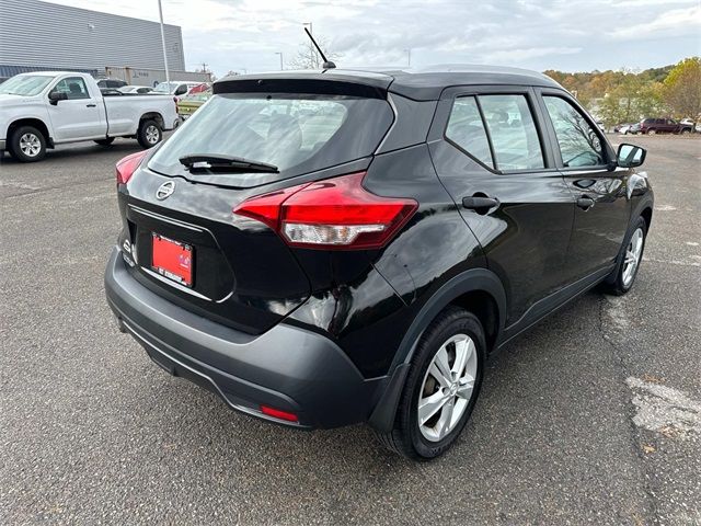 2019 Nissan Kicks S