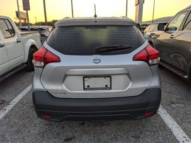 2019 Nissan Kicks S