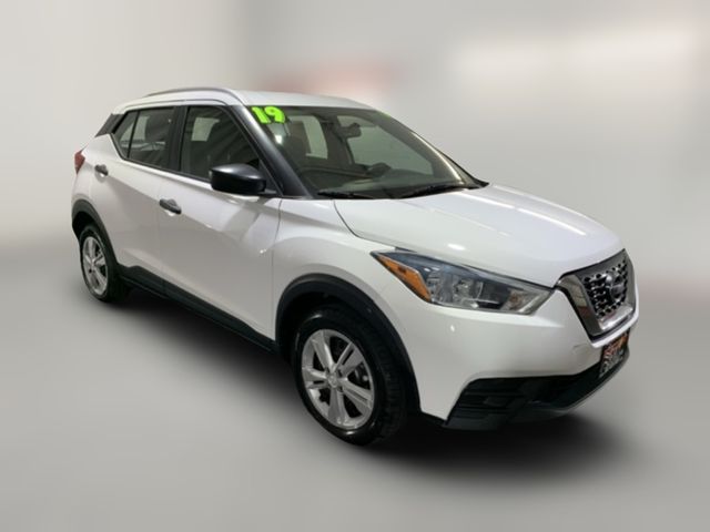 2019 Nissan Kicks S