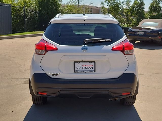 2019 Nissan Kicks S