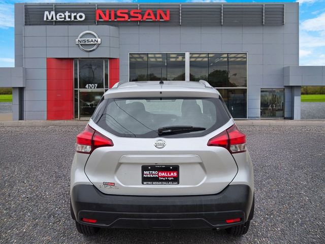2019 Nissan Kicks S