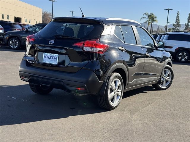 2019 Nissan Kicks S