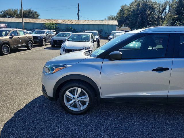 2019 Nissan Kicks S