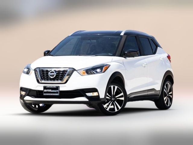 2019 Nissan Kicks SR