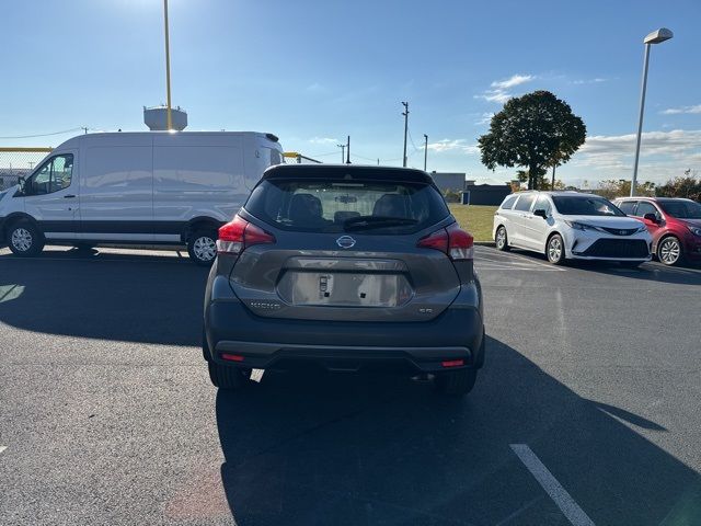 2019 Nissan Kicks SR