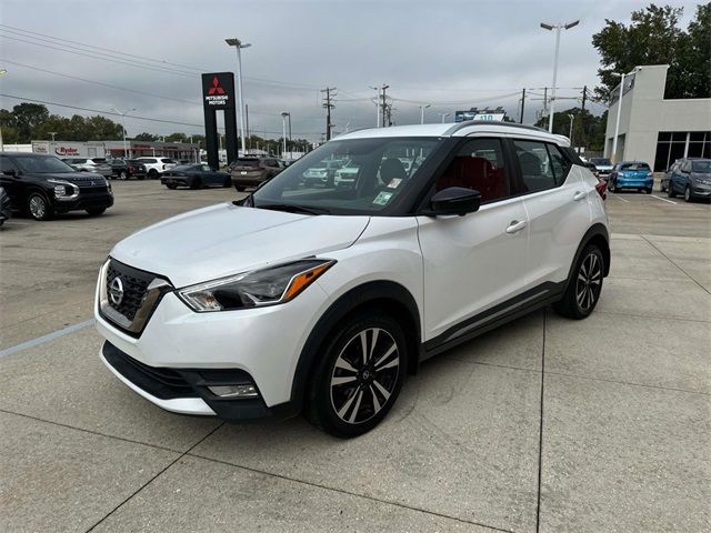 2019 Nissan Kicks SR