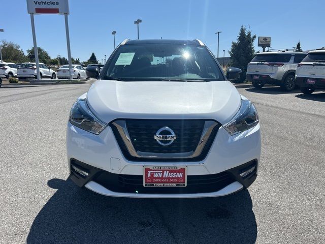 2019 Nissan Kicks SR