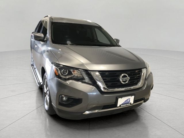 2019 Nissan Pathfinder SV