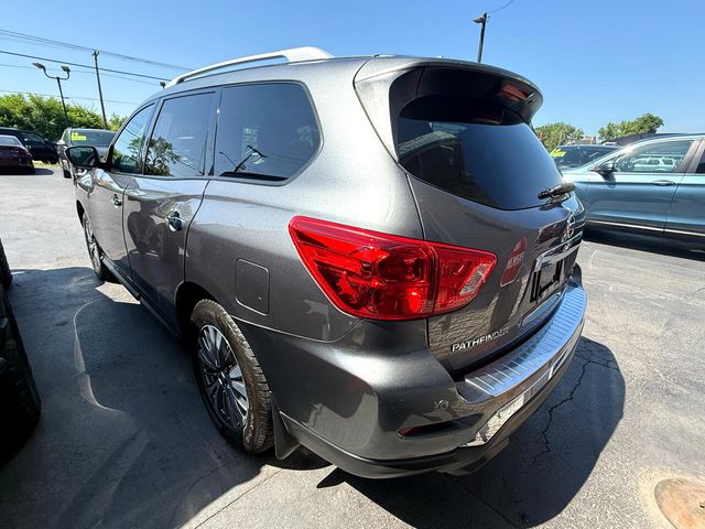 2019 Nissan Pathfinder SL