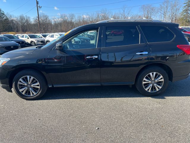 2019 Nissan Pathfinder SV