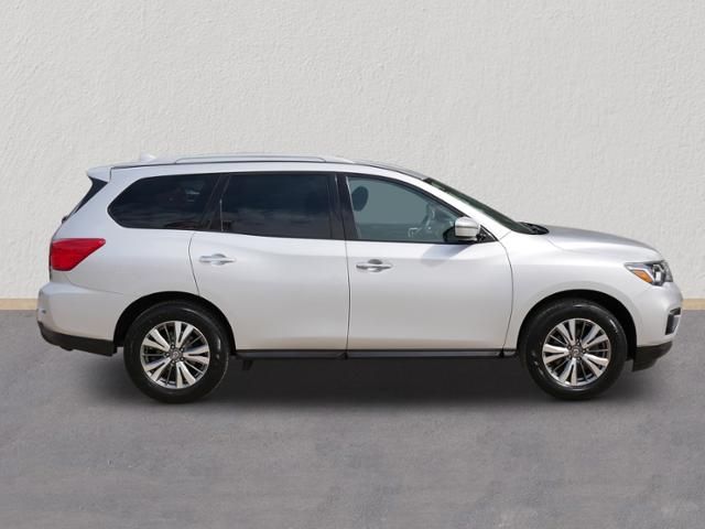 2019 Nissan Pathfinder SV