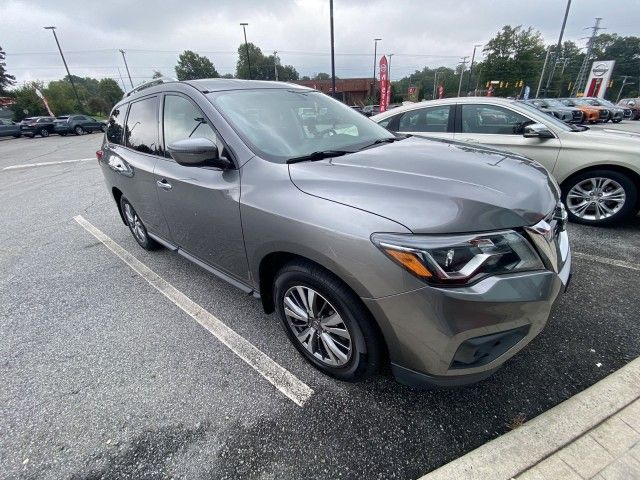 2019 Nissan Pathfinder S