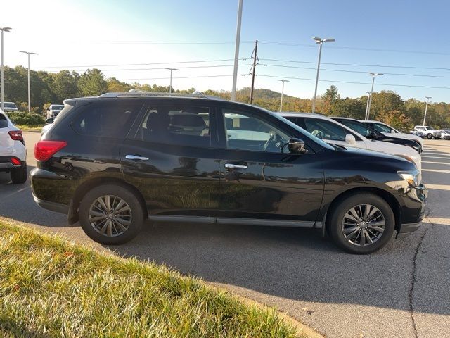 2019 Nissan Pathfinder S