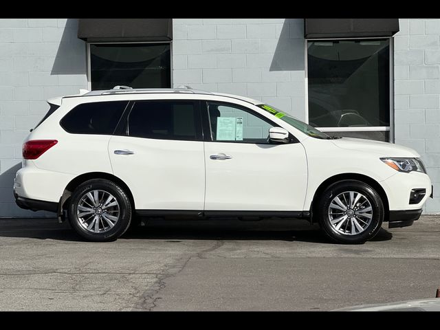 2019 Nissan Pathfinder S