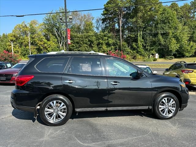 2019 Nissan Pathfinder S