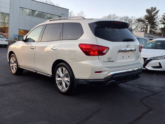 2019 Nissan Pathfinder SL