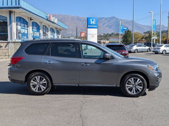 2019 Nissan Pathfinder SL