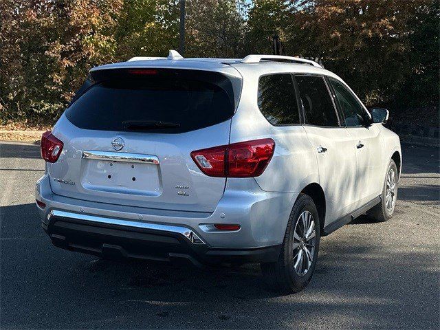 2019 Nissan Pathfinder SL