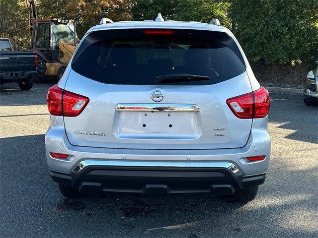 2019 Nissan Pathfinder SL