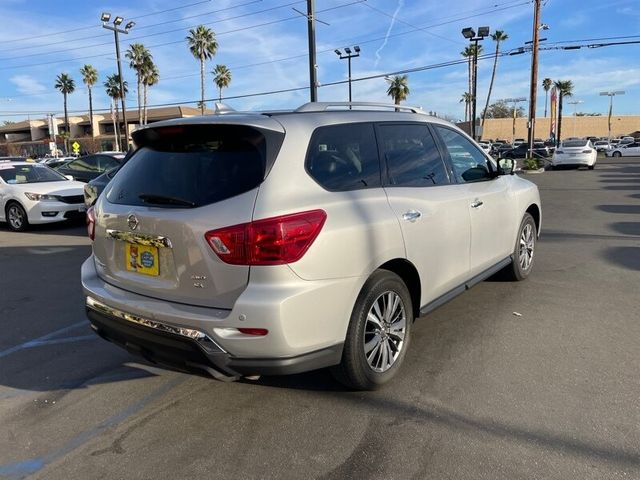 2019 Nissan Pathfinder SL