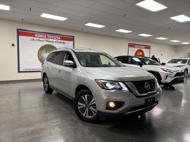 2019 Nissan Pathfinder SL