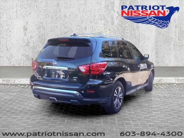 2019 Nissan Pathfinder SL