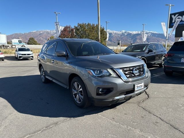 2019 Nissan Pathfinder SL