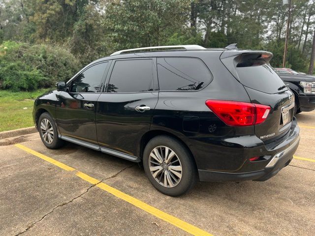 2019 Nissan Pathfinder SL