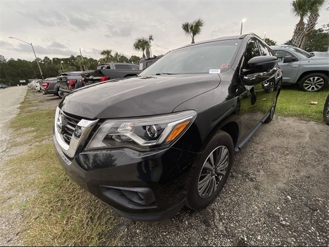 2019 Nissan Pathfinder SL