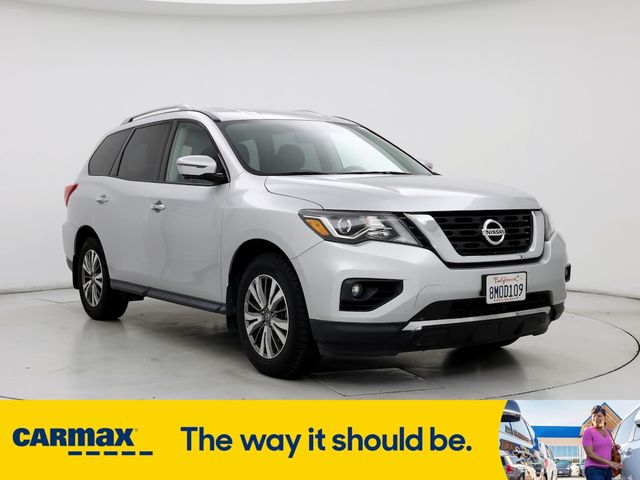 2019 Nissan Pathfinder SL