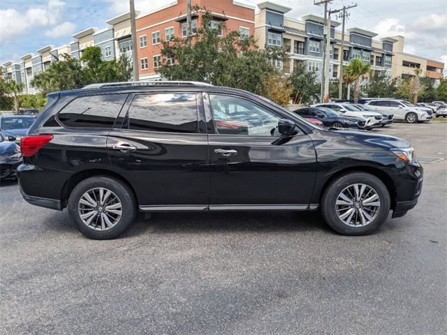 2019 Nissan Pathfinder SL