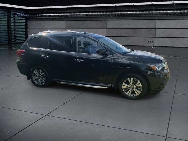 2019 Nissan Pathfinder SL