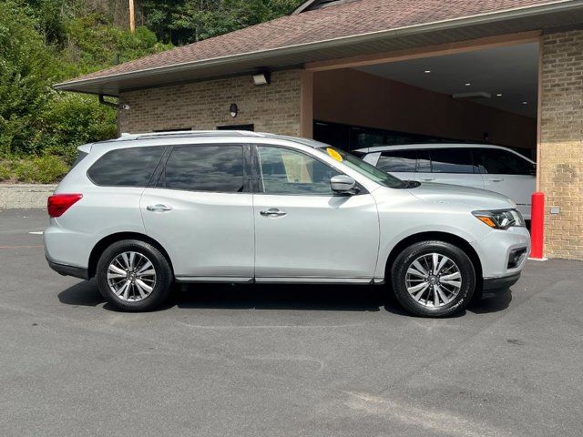 2019 Nissan Pathfinder SL