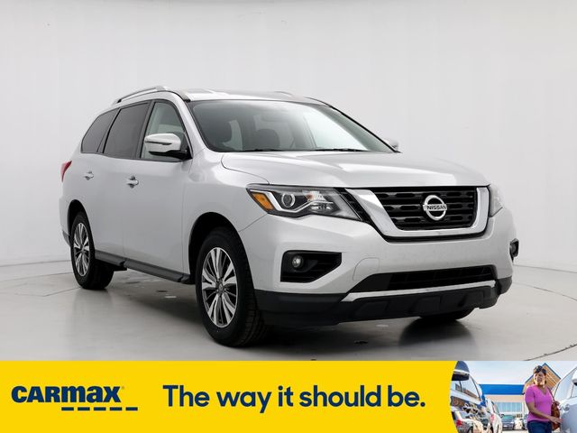 2019 Nissan Pathfinder SV