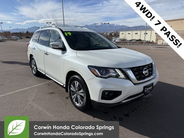 2019 Nissan Pathfinder SV