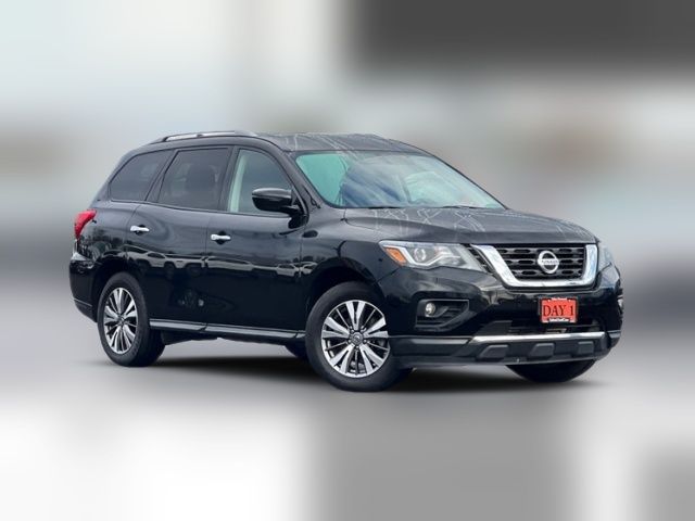 2019 Nissan Pathfinder SV