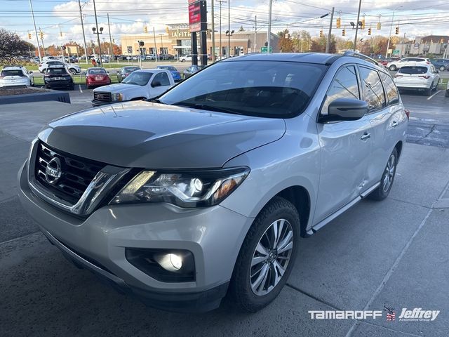 2019 Nissan Pathfinder SV