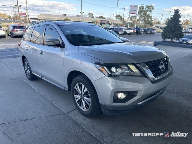 2019 Nissan Pathfinder SV