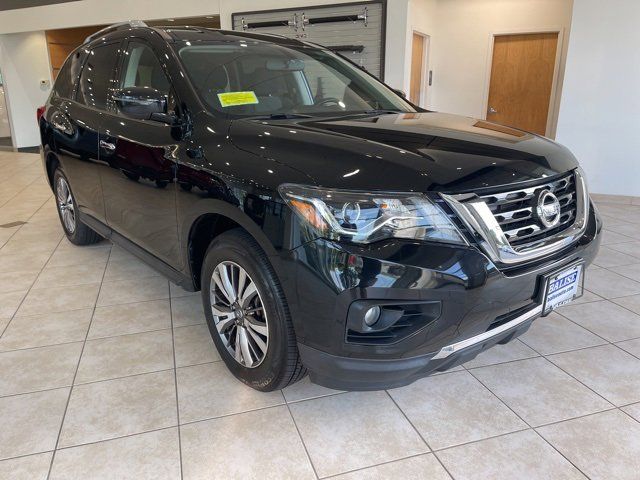 2019 Nissan Pathfinder SV