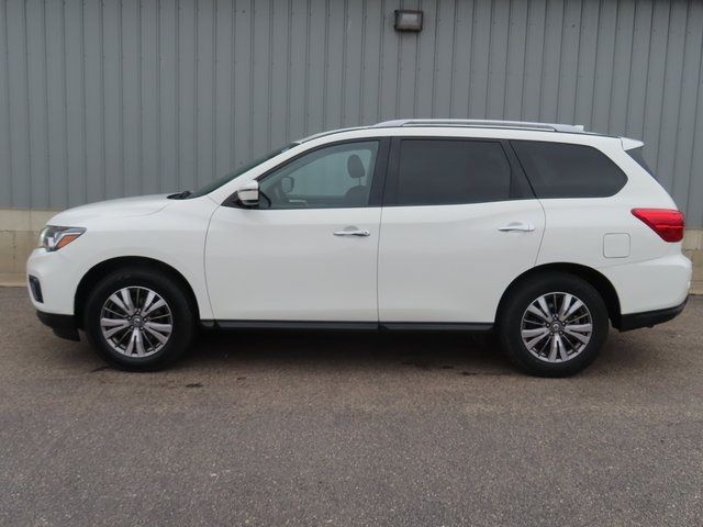 2019 Nissan Pathfinder SV