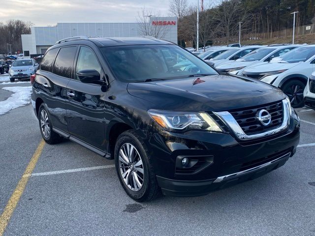 2019 Nissan Pathfinder SV