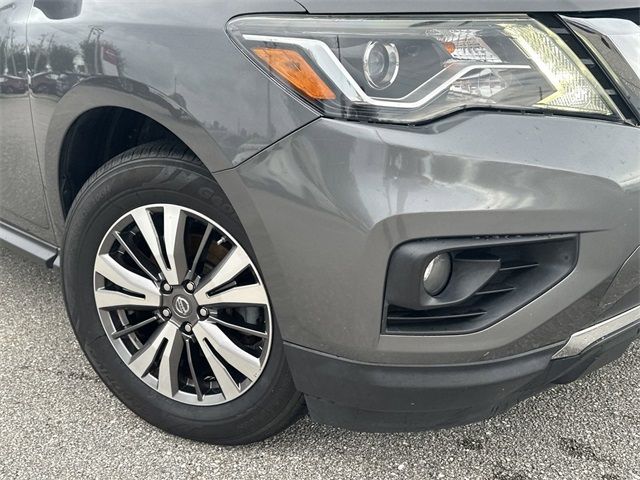 2019 Nissan Pathfinder SV