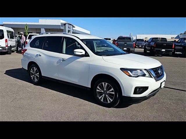 2019 Nissan Pathfinder SV