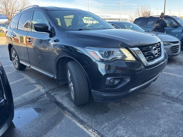 2019 Nissan Pathfinder SV